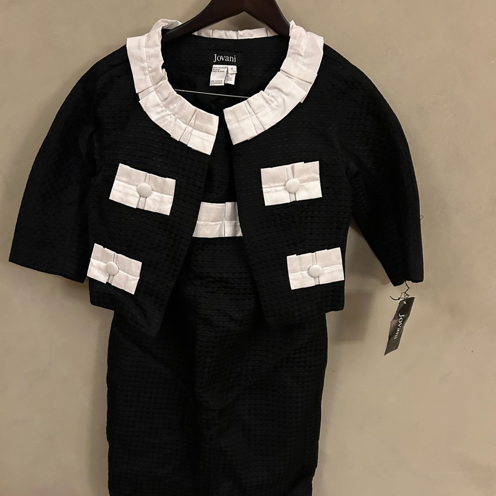 Jovani Textured Black and White Ensemble